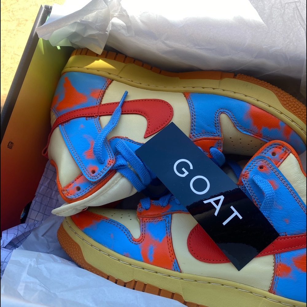 Nike dunks size 7 grade school 8.5 women